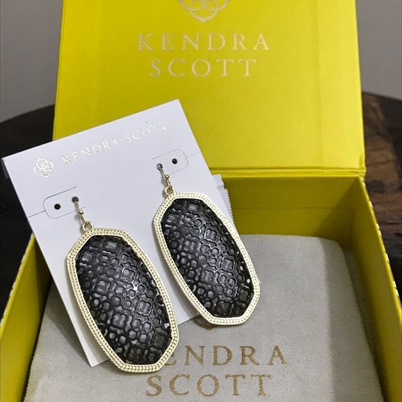 NWT Kendra Scott Danielle’s Gold/Gunmetal Filigree - Picture 5 of 7